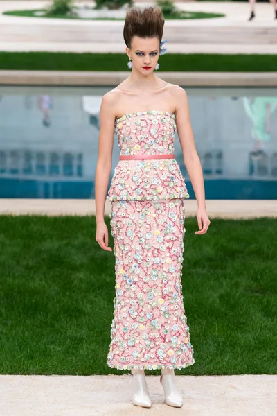 Look 19